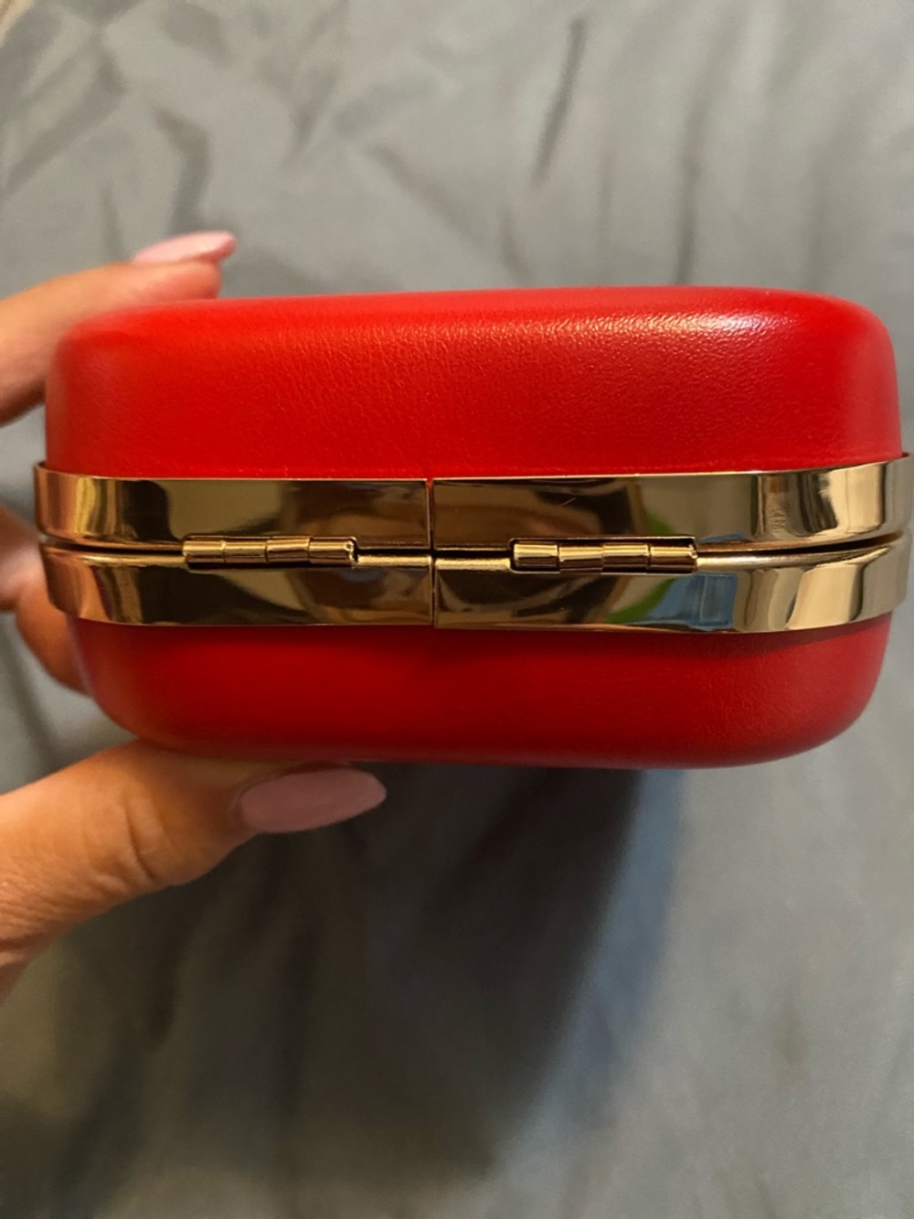 Elizabeth Arden Red Evening Clutch with Gold Frame - Picture 5 of 5